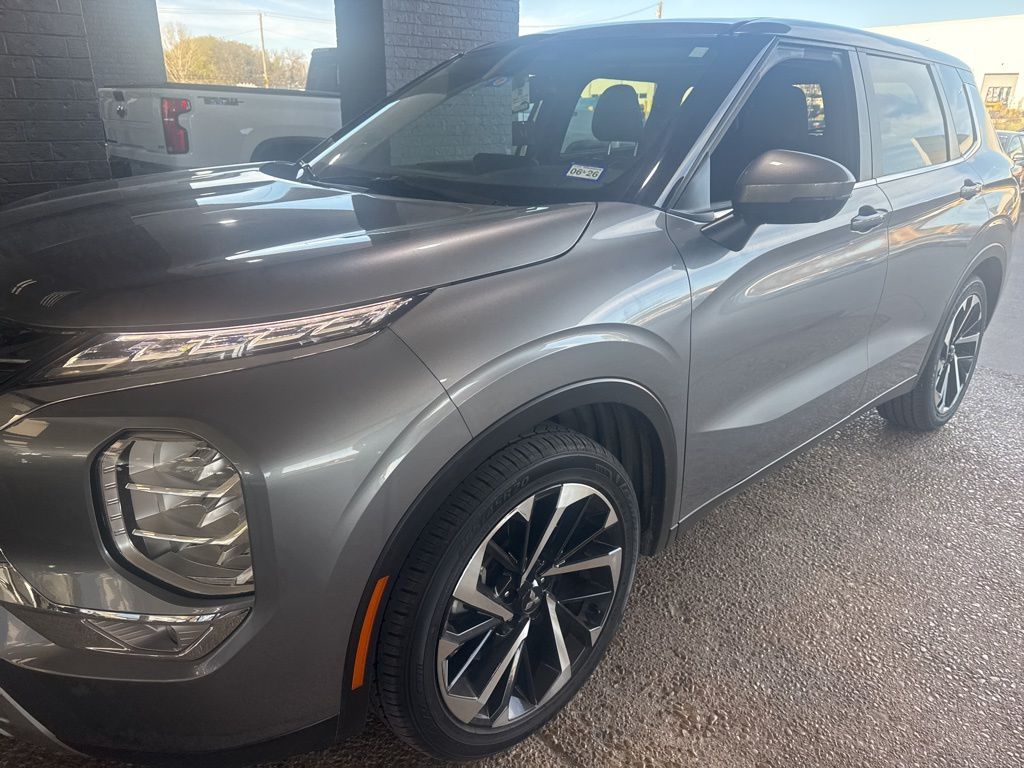 2023 Mitsubishi Outlander SE FWD