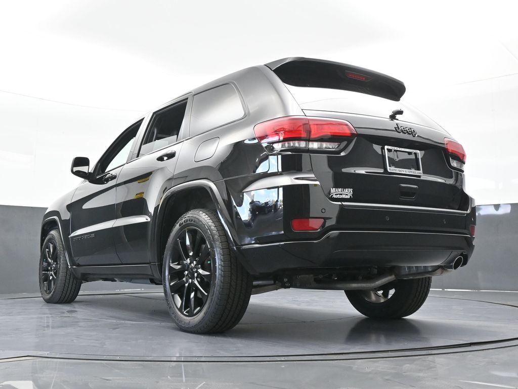 Used 2021 Diamond Black Crystal Pearlcoat Jeep Laredo X image 53