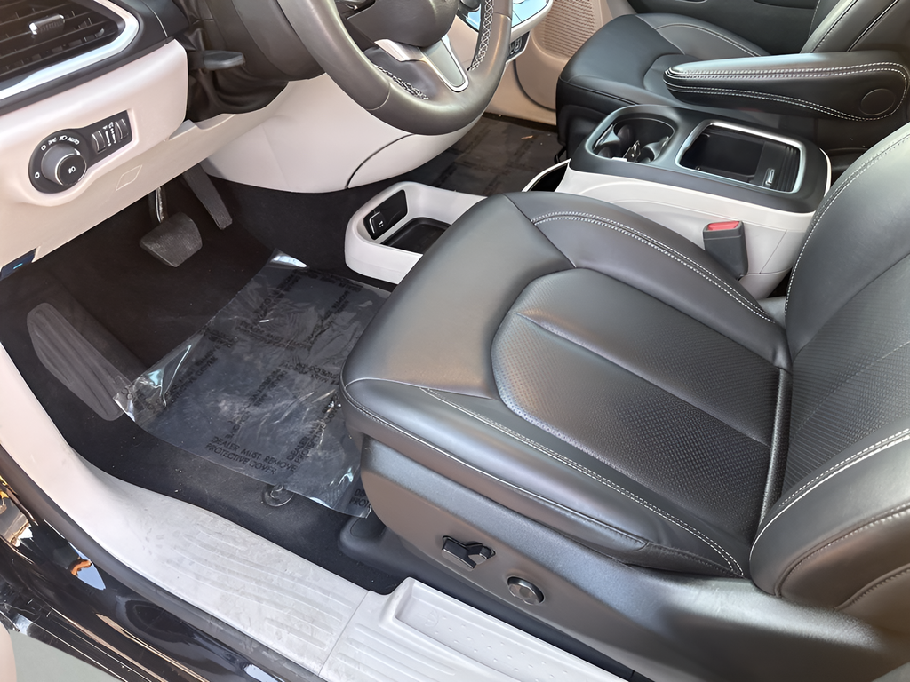 Used Car 2024 Chrysler Pacifica  Touring L For Sale Under $30,000 In Austin, Texas