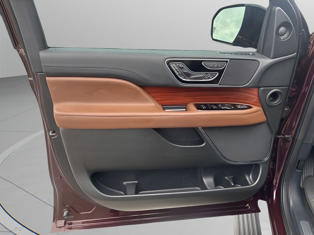 Used Car 2024 Lincoln Navigator  Utility L Reserve Four Wheel Drive For Sale Under $80,000 In Austin, Texas