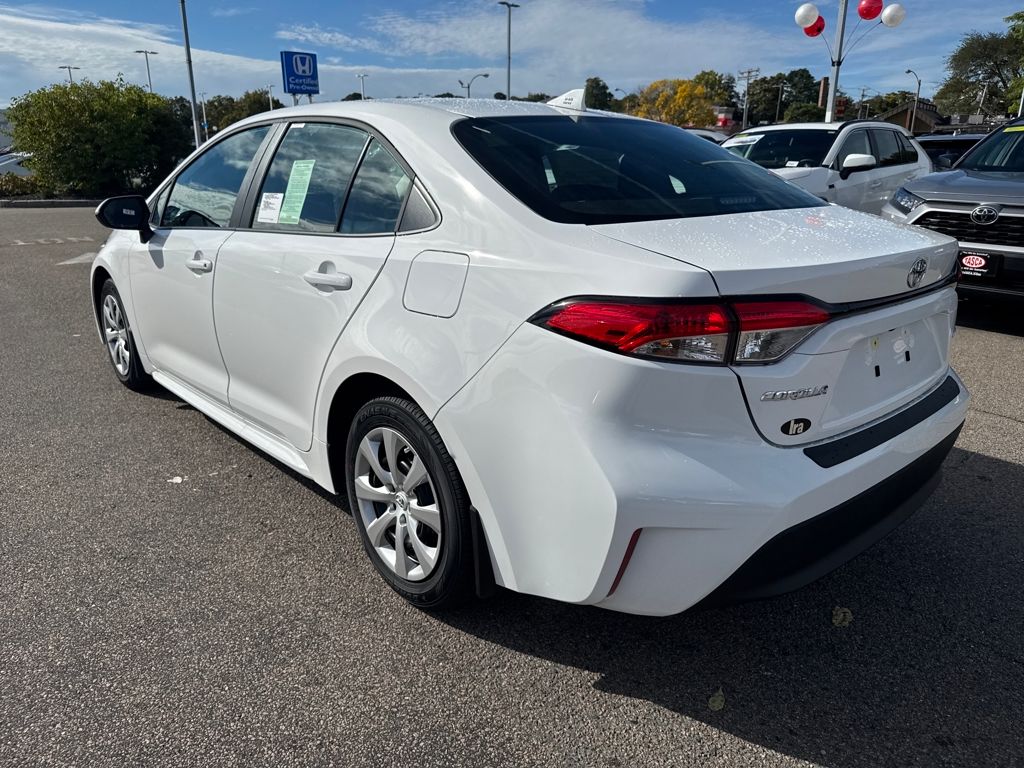 2025 Toyota Corolla LE photo 5