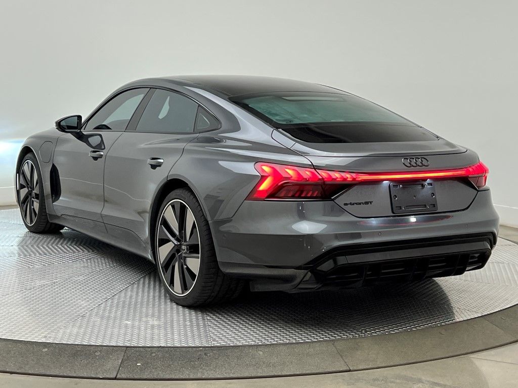 Thumbnail: 2023 Audi e-tron GT - 4