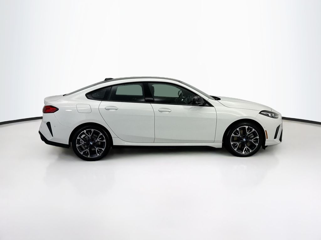 Thumbnail: 2026 BMW 2 Series - 4