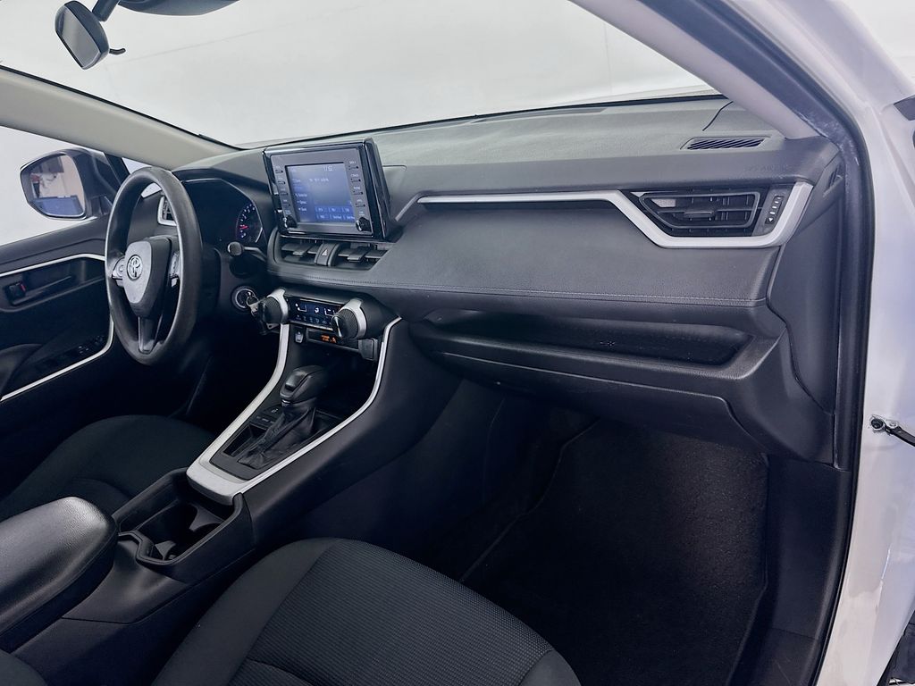 Thumbnail: 2019 Toyota RAV4 - 27