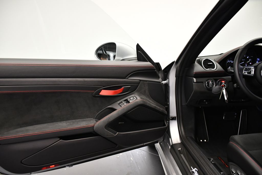 Thumbnail: 2021 Porsche  - 30