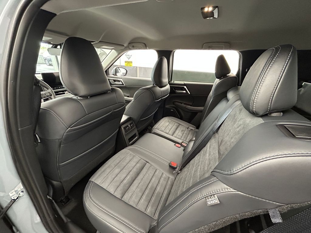 New 2026 Gray Mitsubishi SE image 37