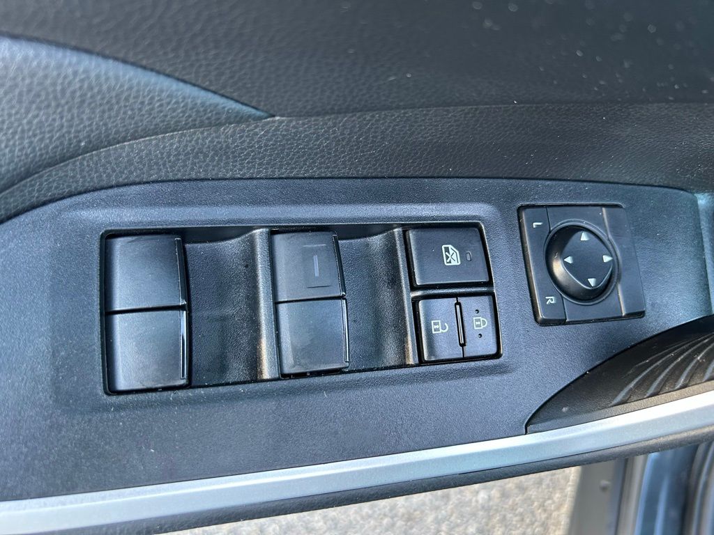 Thumbnail: 2021 Toyota RAV4 - 17