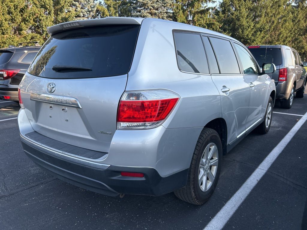 Thumbnail: 2012 Toyota Highlander - 3