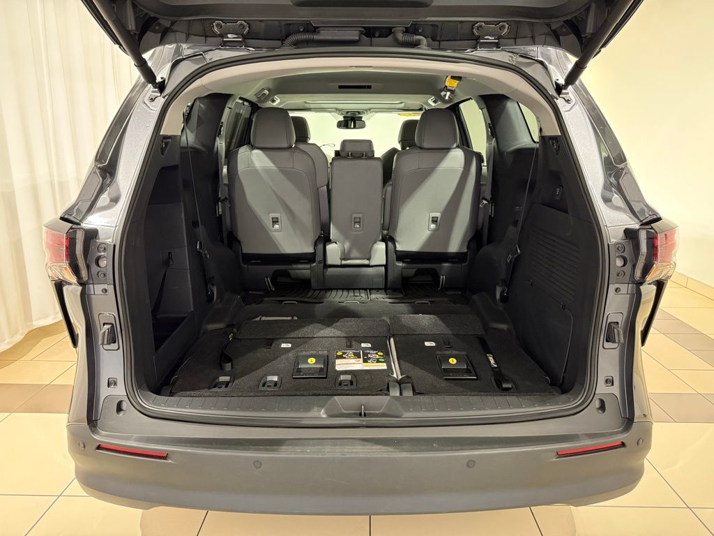 Thumbnail: 2025 Toyota Sienna - 12