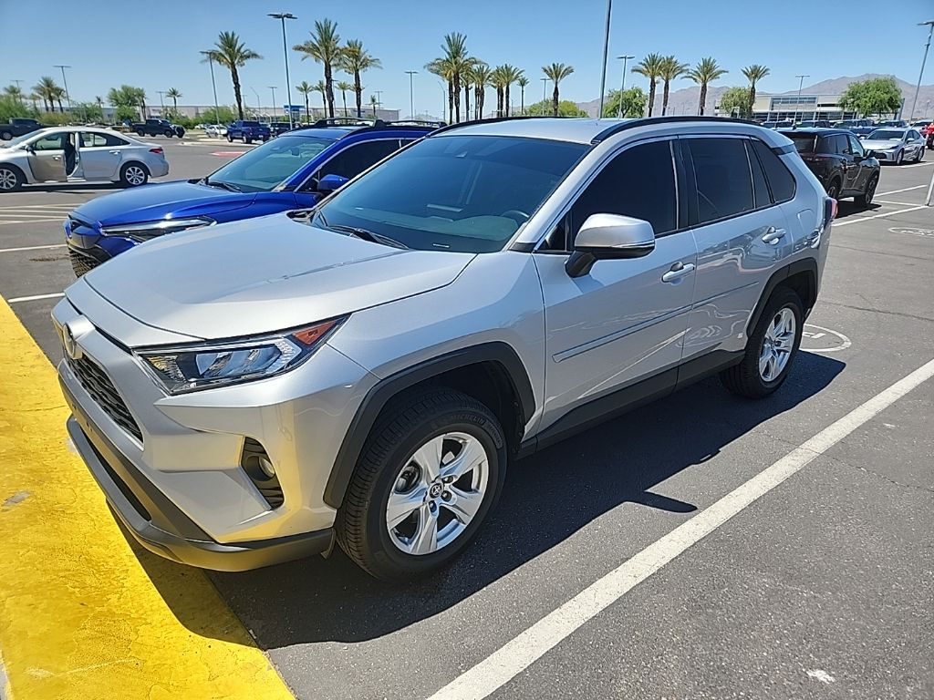 Thumbnail: 2020 Toyota RAV4 - 3
