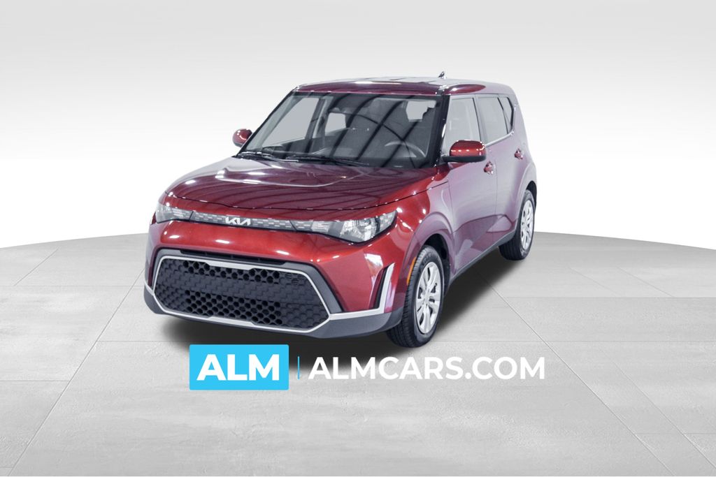 2025 Kia Soul LX's photo