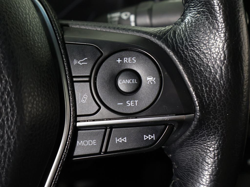 Used 2019 Black Toyota XLE Plus image 44