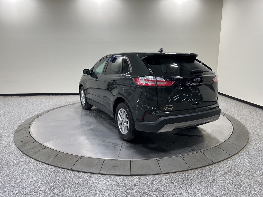used 2024 Ford Edge car, priced at $29,986