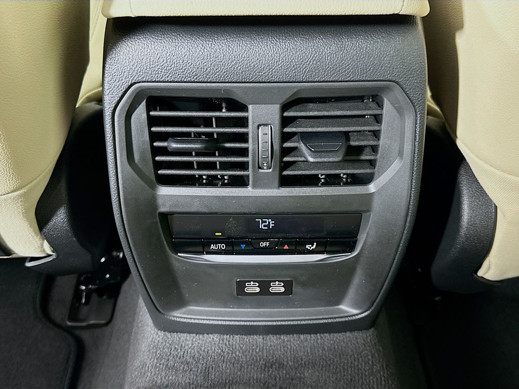 Thumbnail: 2026 BMW i4 - 18