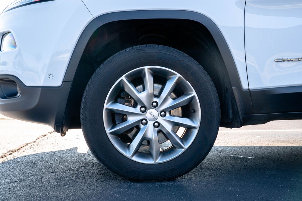 Used 2017 Jeep Cherokee SUV