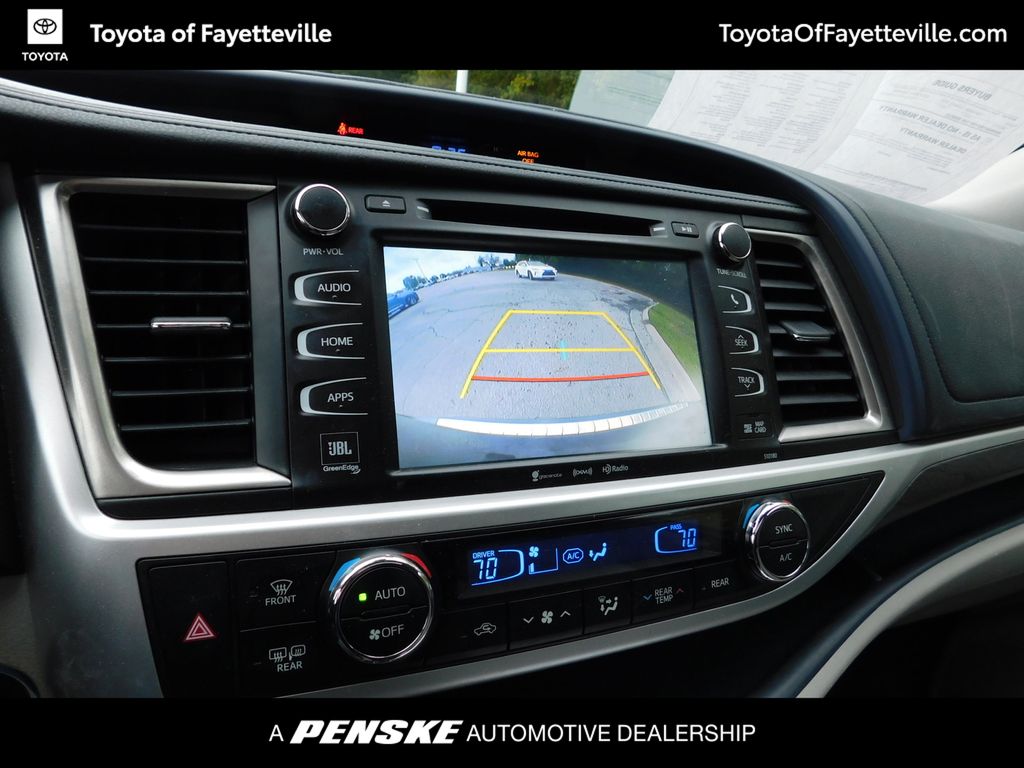 Thumbnail: 2018 Toyota Highlander - 11