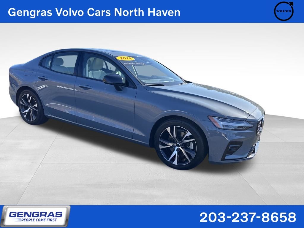 2024 Volvo S60 B5 Plus Dark Theme AWD