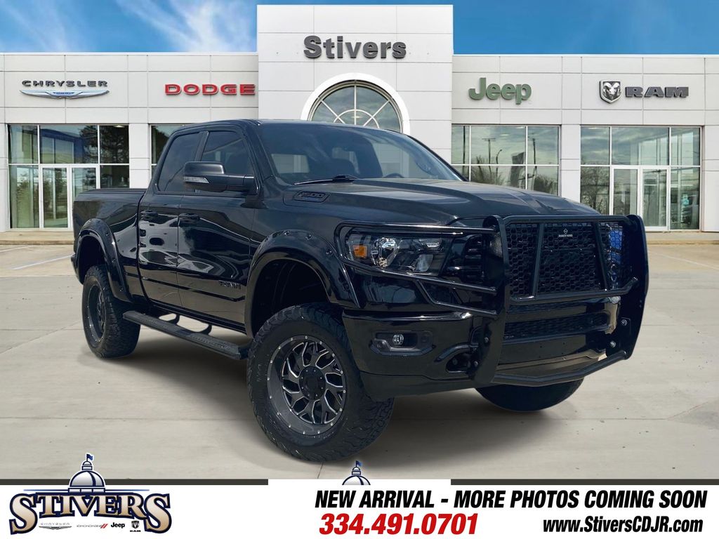 Diamond Black Crystal Pearlcoat 2022 RAM 1500 Big Horn Quad Cab 4WD Pickup Truck Four-Wheel Drive 8-Speed Automatic
