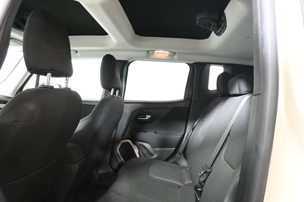 Thumbnail: 2016 Jeep Renegade - 7