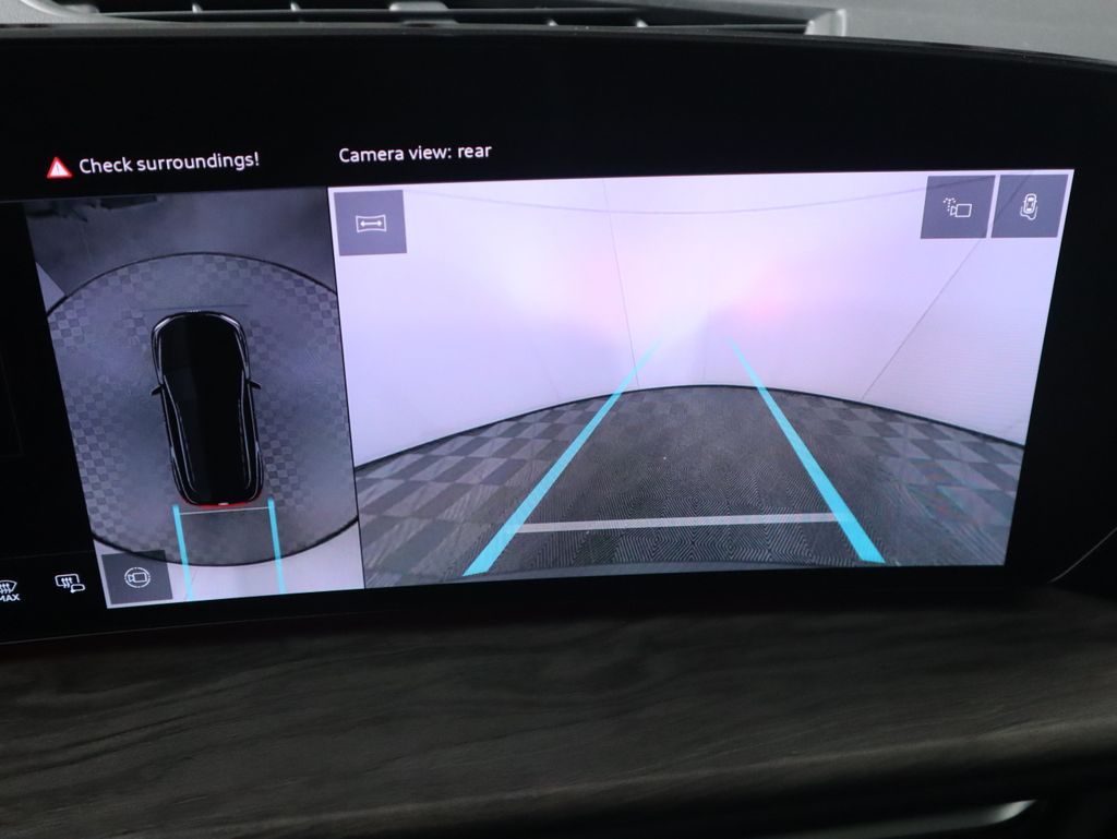 Thumbnail: 2025 Audi Q5 - 16