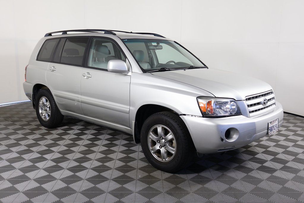 Thumbnail: 2005 Toyota Highlander - 2
