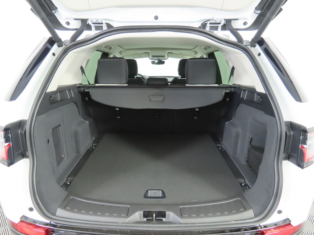 Thumbnail: 2025 Land Rover Discovery Sport - 28