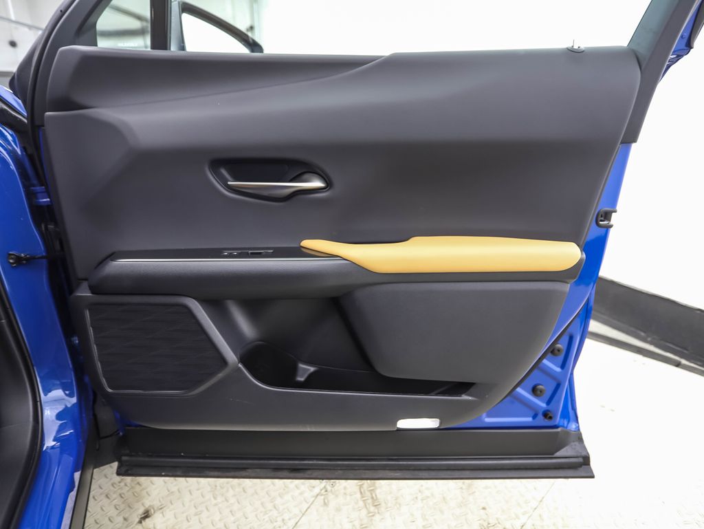 Thumbnail: 2025 Lexus UX - 27