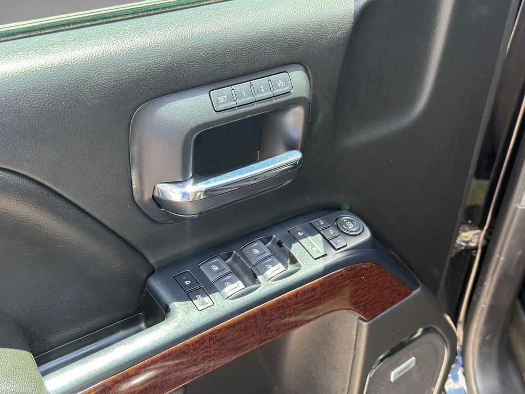 Used 2018 Black GMC SLT image 12