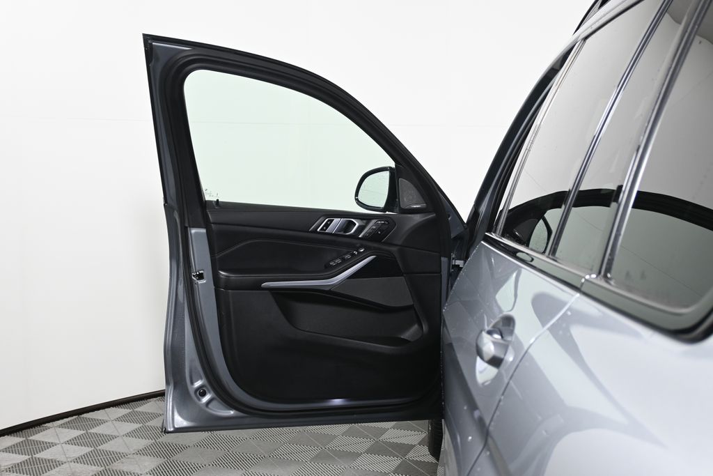 Thumbnail: 2024 BMW X7 - 27