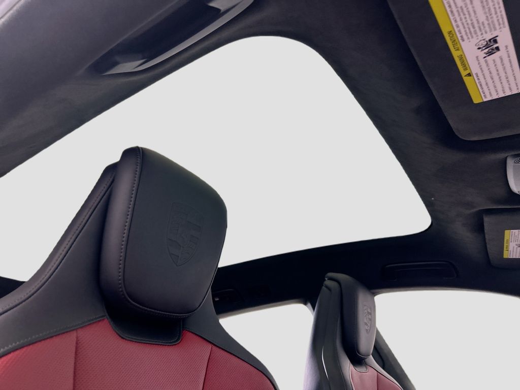 Thumbnail: 2026 Porsche Taycan - 21