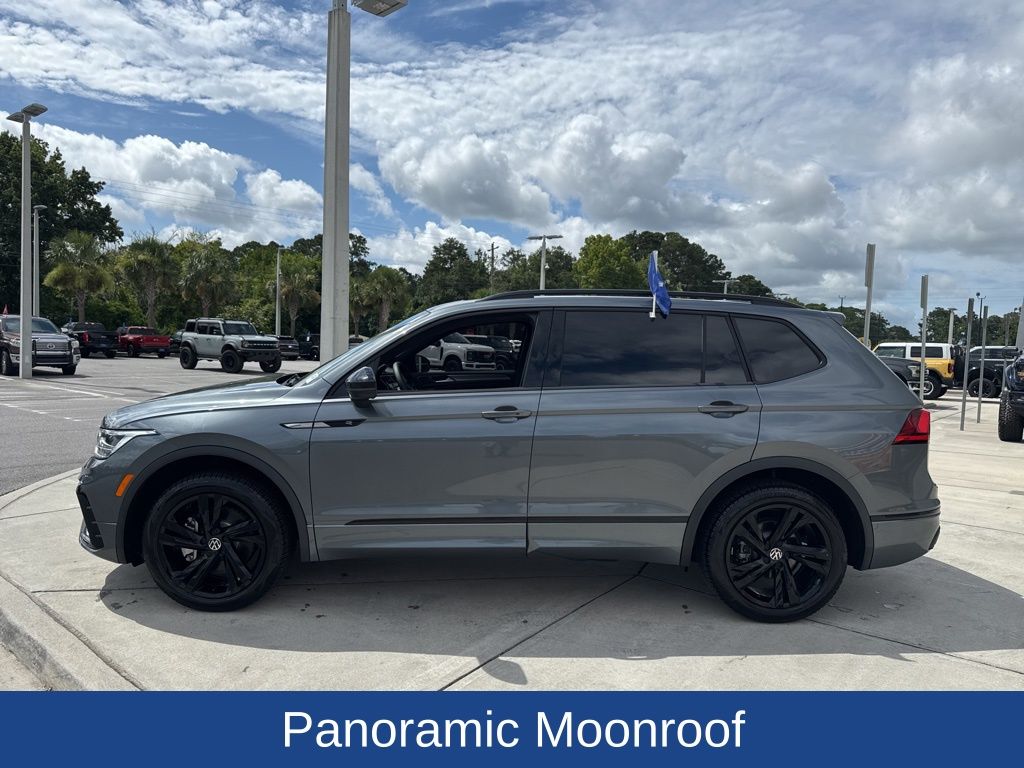 2023 Volkswagen Tiguan SE R-Line Black