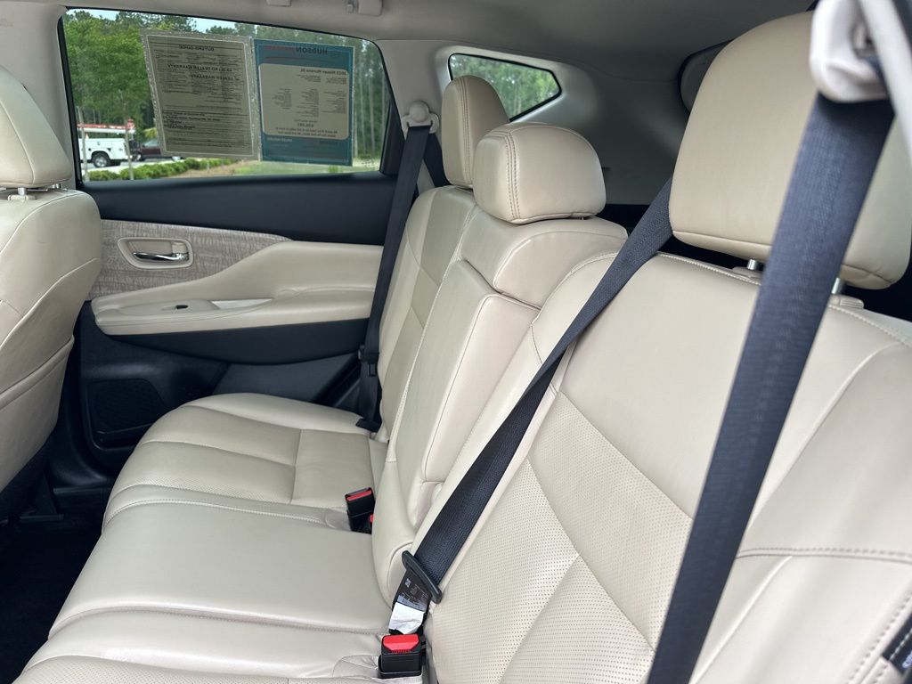 2023 Pearl White Tricoat Nissan Murano SL FWD SUV