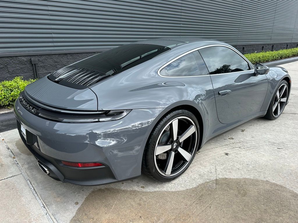 Thumbnail: 2026 Porsche 911 - 9