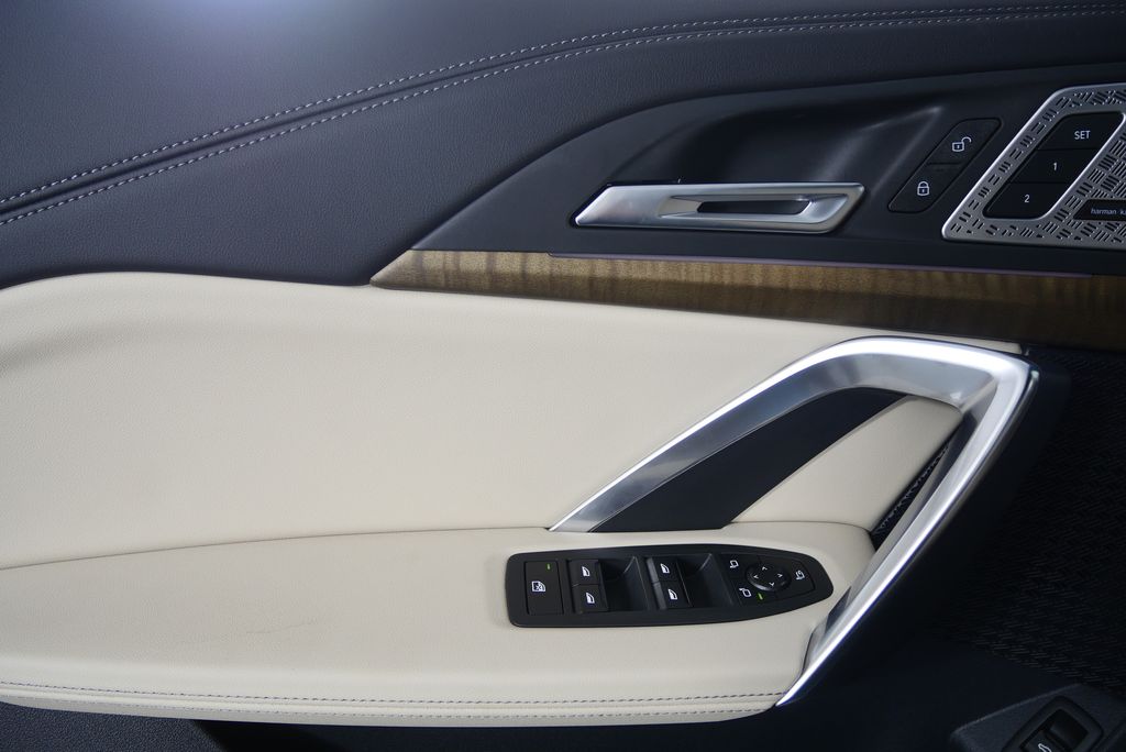 Thumbnail: 2025 BMW X1 - 8