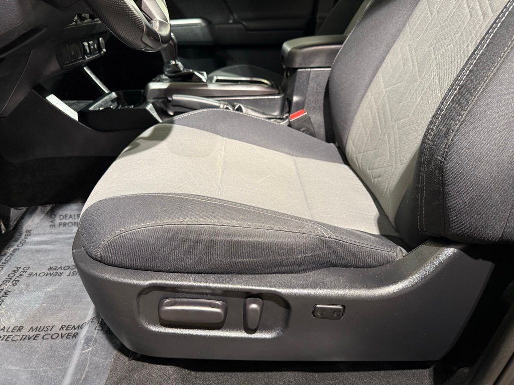 Thumbnail: 2021 Toyota Tacoma - 13