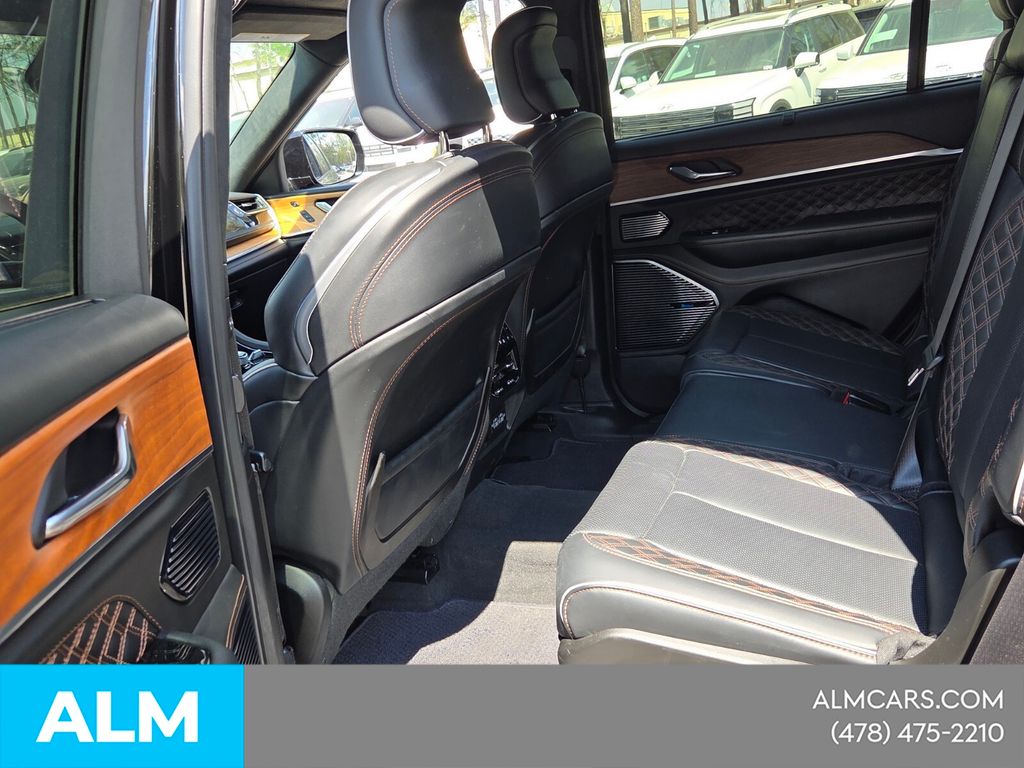 Used 2024 Black Jeep Summit image 10