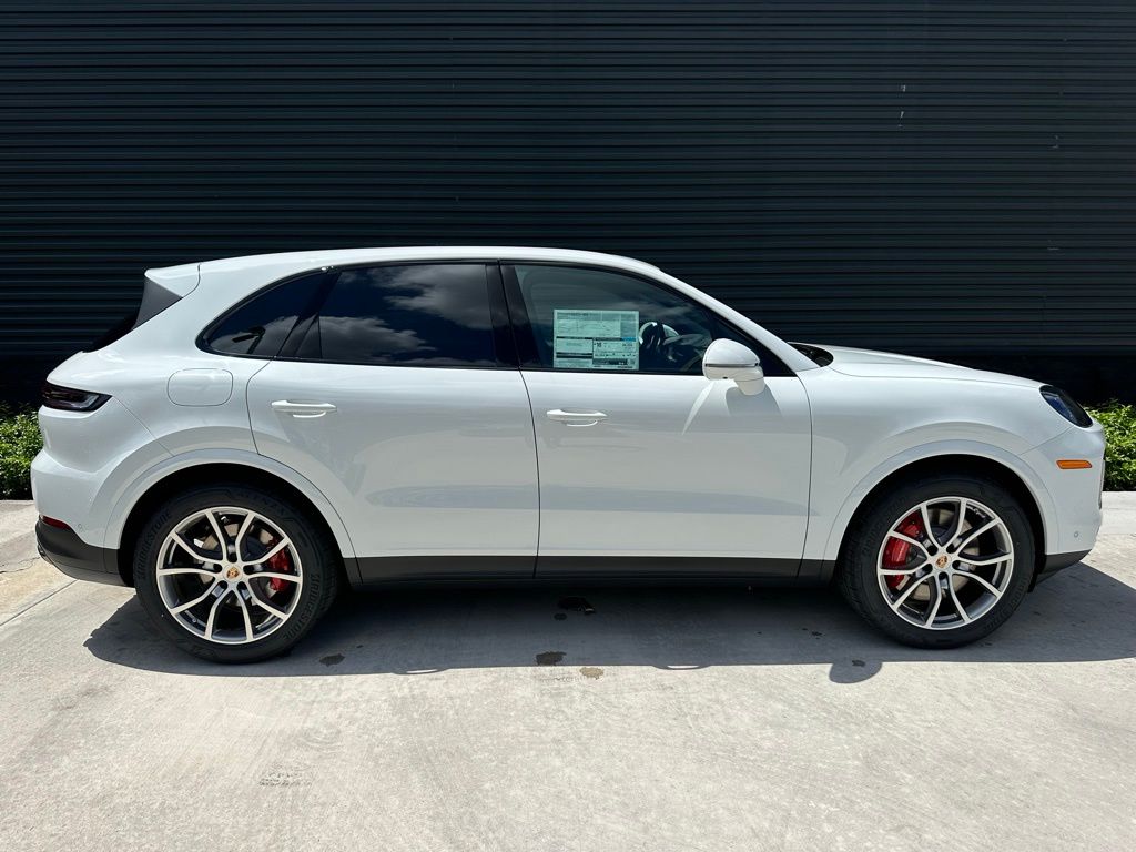 Thumbnail: 2025 Porsche Cayenne - 8