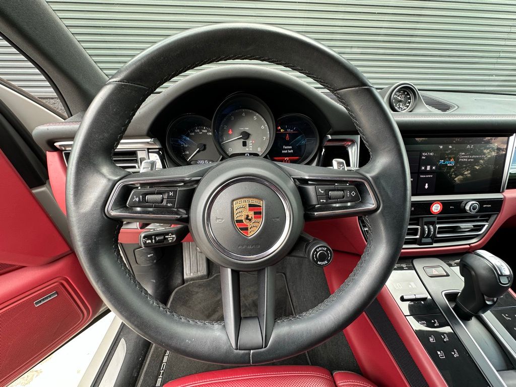 Thumbnail: 2023 Porsche Macan - 17