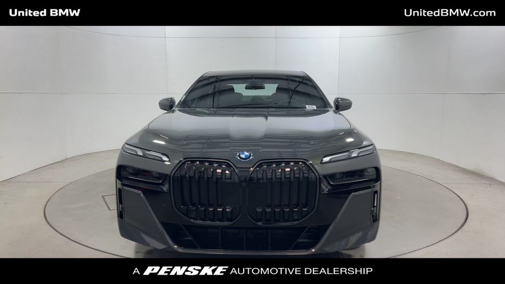 Thumbnail: 2026 BMW 7 Series - 3