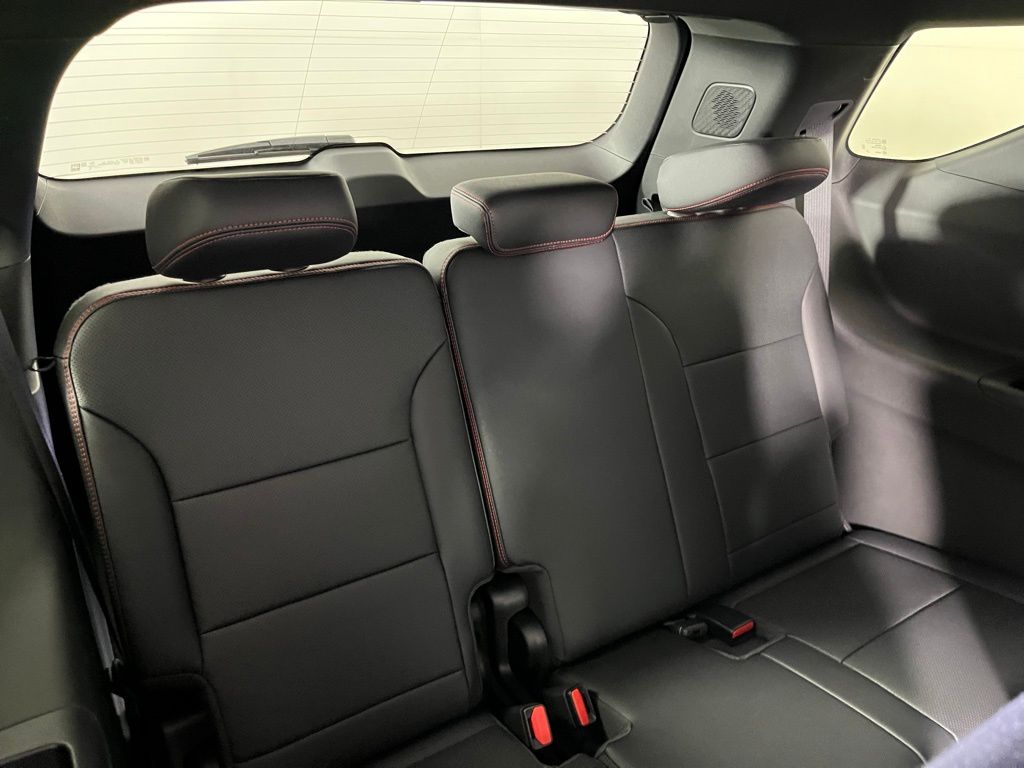 2025 Chevrolet Traverse RS 14