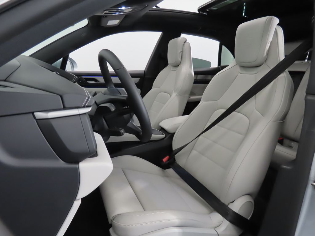 Thumbnail: 2025 Porsche Macan - 5