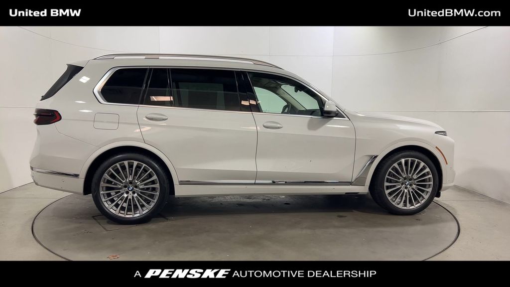 Thumbnail: 2026 BMW X7 - 9