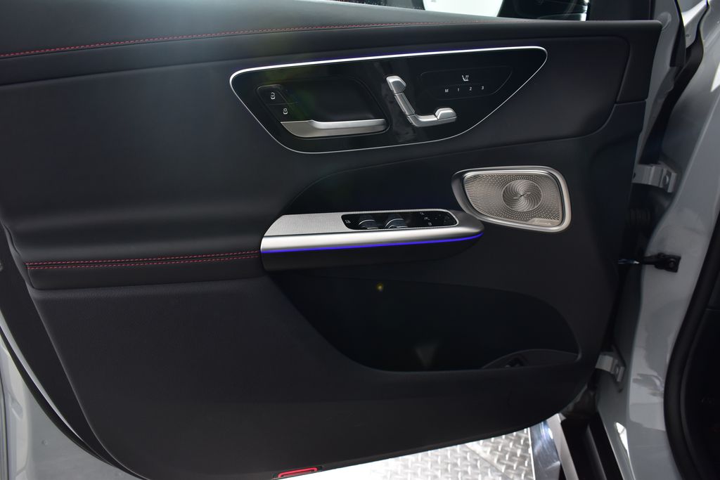 Thumbnail: 2025 Mercedes-Benz GLC - 13