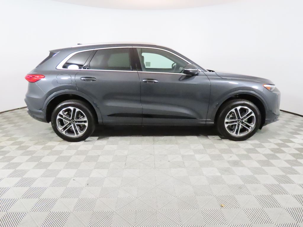 Thumbnail: 2025 Audi Q5 - 6