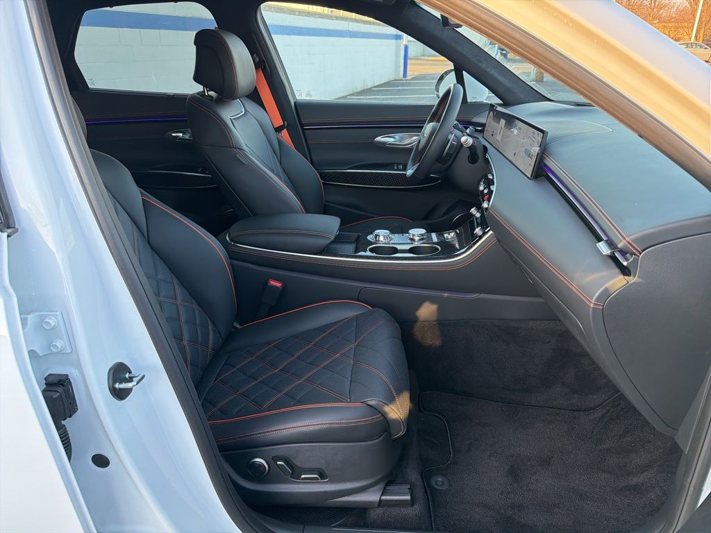 Thumbnail: 2026 Genesis GV70 - 26