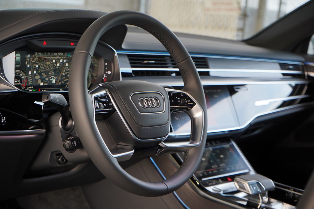 2025 Audi A8 L 8