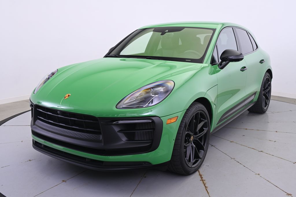 Thumbnail: 2022 Porsche Macan - 1