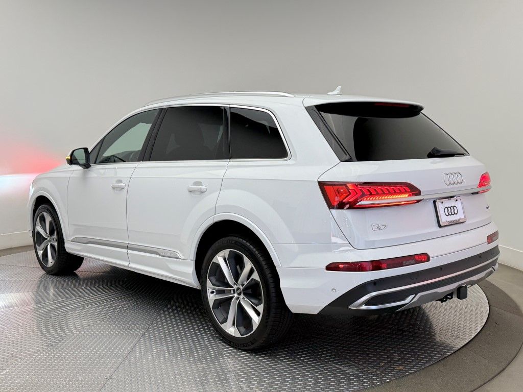 Thumbnail: 2021 Audi Q7 - 9