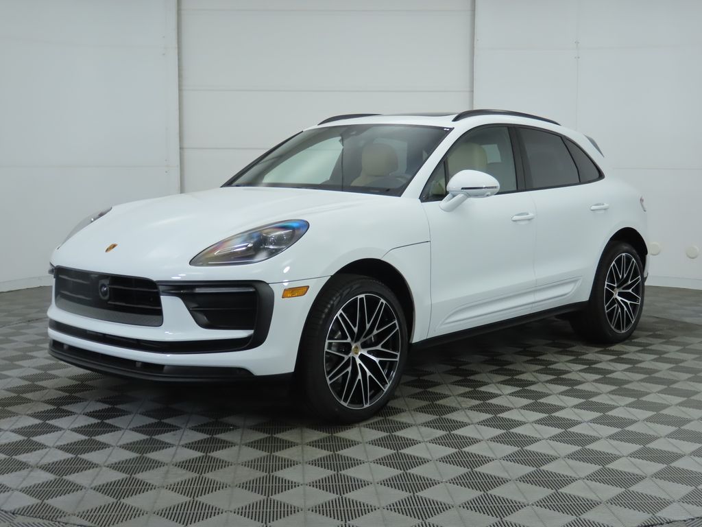 Thumbnail: 2025 Porsche Macan - 1