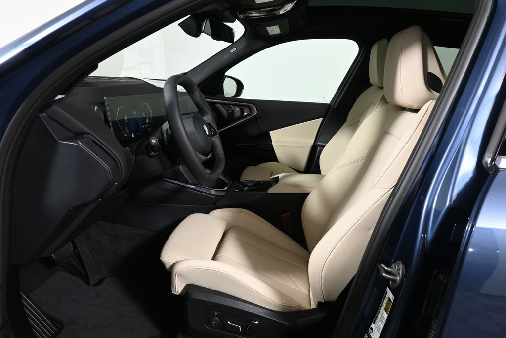 Thumbnail: 2026 BMW X3 - 3